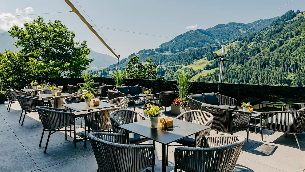 GT Juli 2023 Terrasse.jpg