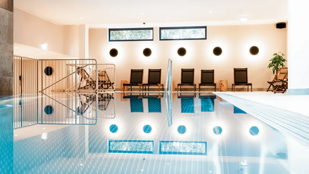 HEN_KIZ_egr_Winter24_Spa_Schwimmbad_4.webp