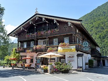 Landgasthof-Mauth-Kirchdorf-Dorfplatz-7-Renate-Hager-Haus-aussen.jpg